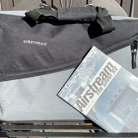 Airstream Satchel and book - Picture 4 of 4
